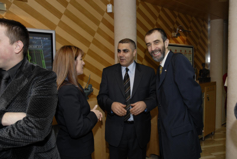 Bakhtyar Aljaf (u sredini) u drutvu sa dr. Milanom Jazbecom (desno), lanom IFIMES-a i bivim dravnim sekretarom i mr. sc. Sabinom Kolea (lijevo), direktoricom Direktorata za meunarodne ekonomske odnose Republike Slovenije